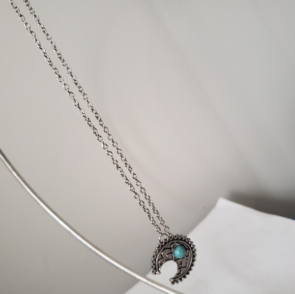 SOLD!!!!!!!NWOT STUNNING BOHO MOON NECKLACE SILVER - Picture 4 of 4